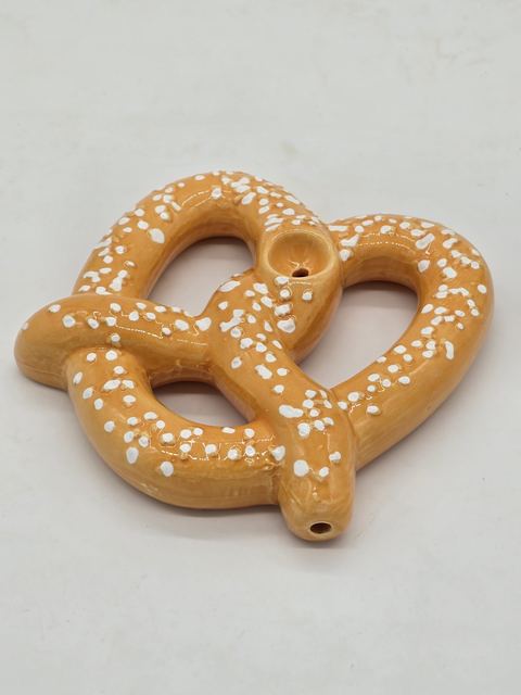 Pretzel Ceramic Pipe
